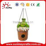 Hanging Garden Frog Figurine thumbnail-1