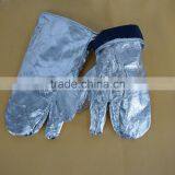 China Manufacturer Three Finger Aluminiumed Heat Resistant Gloves thumbnail-4