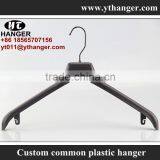 IMY-443 Black Plastic Plant Hanger Stand for Wholesale thumbnail-2