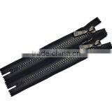 2016 Hotsale Heavy Duty Ykk Plastic Zipper in Shenzhen thumbnail-4