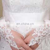 Beautiful & Exquisite Embroidery lace Bridal Glove Ivory Wrist Length Fingerless Wedding Gloves With Tull Lace Stretch