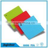 OEM 100% Food Grade Silicone Pot Holder, Silicone Cup Mat, Silicone Oven Liner thumbnail-4