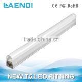 18W Useful and Pantented Hot Selling T5 LED Fitting thumbnail-1