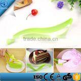 Hot Sale!Factory Practical Home Kitchen Cake Folder Leaf Shape Slicer Cutter Knife,Food Grade Plastic Leaf Shape Cake Slicer