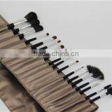 Soft Leather Bag 18 Pcs Stock Make up Brush Set - Pony Hair Makeup Tools thumbnail-3