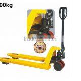 Stable 2.5 Ton Hand Hydrualic Pallet Truck Fit to Deliver in Narrow Place thumbnail-4