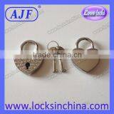 AJF Very Beautiful Heart Shaped Silver Rhinestone Padlock thumbnail-4