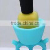 2016 Newest Silicone Gripper Finger Wearable Ring Nail Polish Holder thumbnail-3