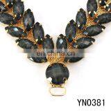 New Acrylic Black V-shaped Gold Shoes Rhinestone Accessories thumbnail-3