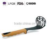 The Chefs Toolbox China Housewares Silicone Colander With Plastic Handle thumbnail-3