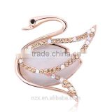 OUXI fashion gold plated white swan crystal rhinestone brooch 60022
