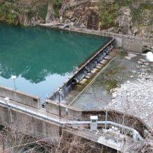 Adjustable Height Air-Shield Water-Retaining Dam - Customizable for Variable Water Levels