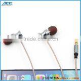 Low Price Metal Stereo in Ear Earphone Wired Headphone With Mic thumbnail-1