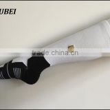 White & black embroidery logo functional design 3D cushion elite basketball men socks