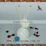 Family Decorative With Rattan Sticks Ceramic Aroma Diffuser thumbnail-3