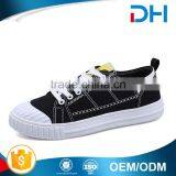 China Wholesale Cheap Man Flat Walking Canvas Shoes