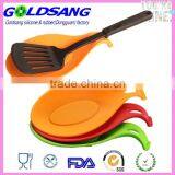Heat Resistant Kitchen Utensil Holder Silicone Spoon Rest thumbnail-3