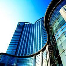 Architectural Glass Pool Barrier for Luxury Landscape Design thumbnail-5