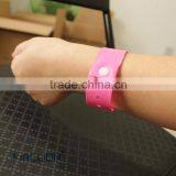 PVC UHF Disposible Rfid Wristband, Bracelet Tag thumbnail-2