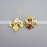 China Made Cute Fleur de Lis Flower Shape Chromed Plated Iron Soft Enamel Pin Badge thumbnail-4