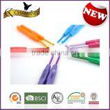 Charmkey Knitting Tools 12pcs Aluminum Crochet Hook Set With Plastic Handle Wholesale thumbnail-1