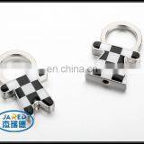 Mini Design Black and White Color Metal Crafts Cheap Pendant Keychain for Sales