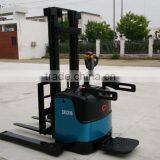 1.5T Electric Stacker Wide Legs thumbnail-2