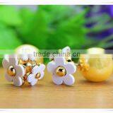Korean Style Gold Plated Three Colorful Plastic Flower One Big Color Plated Pearl Double Side Stud Earring For Party Lady thumbnail-5