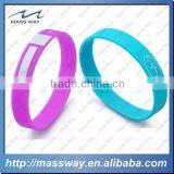 Customized Fashion Lover Luminous Custom 3D Rubber Silicone Wristband thumbnail-2