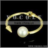 Spring Design Thin Cuff Gold Stainless Steel Pearl Bracelet thumbnail-2
