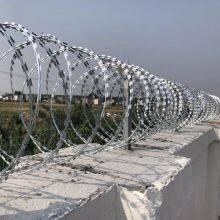 Heavy-Duty Galvanized Concertina Razor Barbed Wire - 450mm Width for Maximum Security thumbnail-1