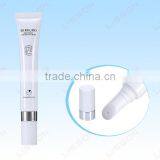 10ml-25ml Slanted Ceramic Head Giving Comfortable and Cool Feeing Eye Essence PE Tube