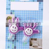 2PC plam shaped hook with smiling face/ plastic hook