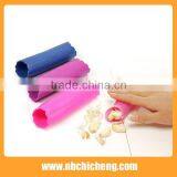 Silicone Garlic Press/Garlic Peeler thumbnail-1