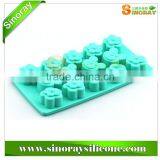 Flower Shaped Silicone Ice Cube Tray thumbnail-1