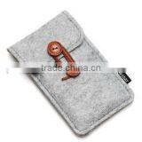 Shipping From China Pre-cut Final Fantasy Polyester Pouch Felted Case Wholesale Cotton Fabric Phone Case Wallet With Wood Button thumbnail-1