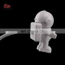 Powerful Creative USB Astronaut Night Lamp thumbnail-4