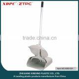 Alibaba Wholesale Compact Low Price Plastic dustpan with long handle