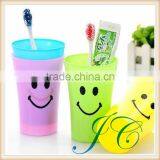 Hot Sale New Design Smill Face Plastic Gargle Cup With Cheaper Wholesale