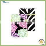 Reversible Neoprene Sleeve for E-Books thumbnail-1