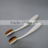 New Design White Tooth Shape Oval Foundation Brush thumbnail-2