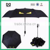 Advertising Fashion Boy Useing New Design Umbrella