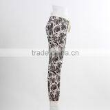 F5W30163 Women Contrast Waistband Floral Knit Trousers thumbnail-3