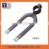 3 Prong Carbon Steel Garden Fork Hoe With Wooden Handle thumbnail-5