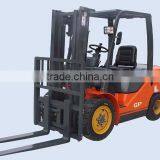 1.5T Gas&LPG Forklift Truck thumbnail-1