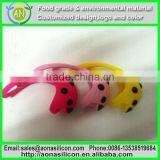 2015 Popular and Debossed Logo Silicone Keychain thumbnail-1