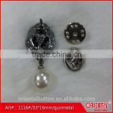 Pearl and Clear Daimond Gunmetal Flower Shaped Brooch thumbnail-2