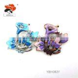 2015 Romantic Charm Alloy Flower Rhinestone Brooch Wholesale thumbnail-1