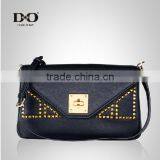 New Products of pu Leather Handbag With Handbag Hook for China Wholesale thumbnail-3
