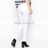 Plain White Knee Ripped Maternity Denim Jeans Wholesale for Women thumbnail-3